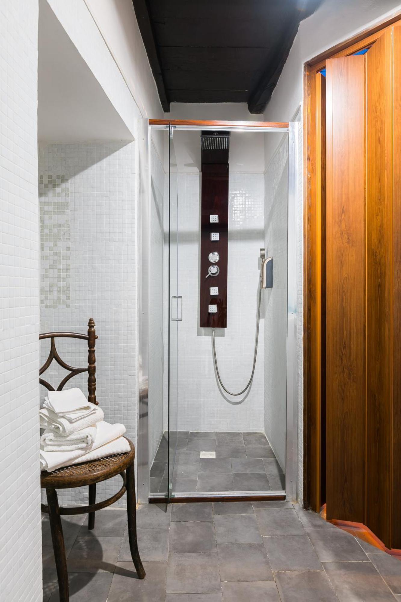 Opera Suites - Le Notti Bianche Calcata Exteriör bild
