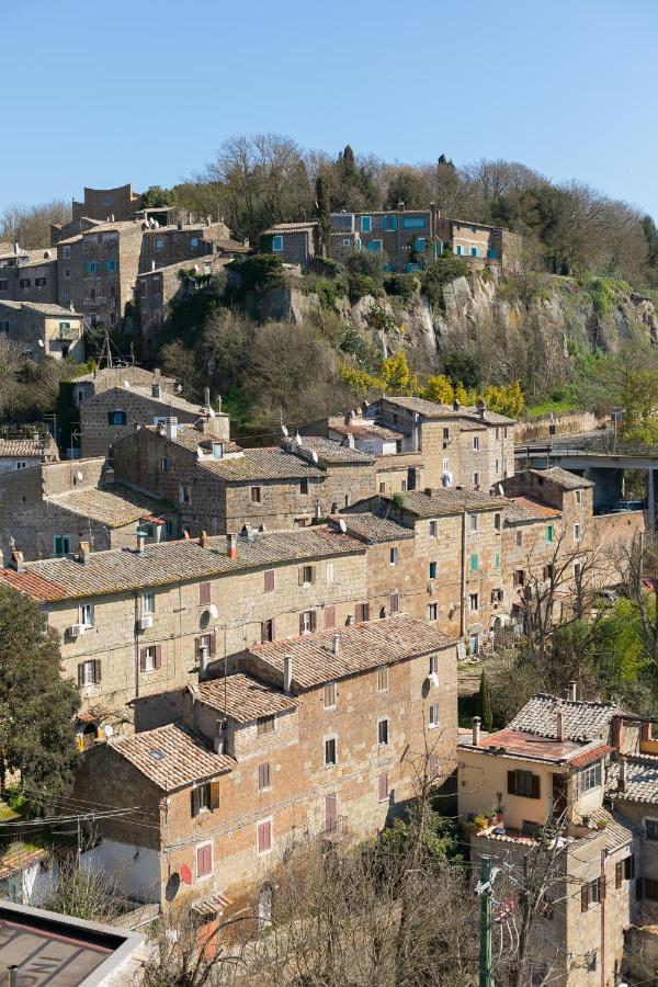 Opera Suites - Le Notti Bianche Calcata Exteriör bild