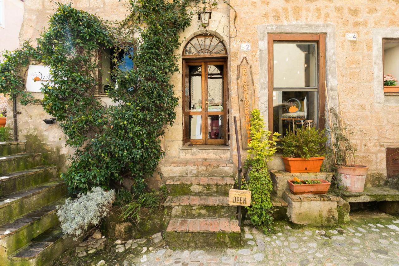 Opera Suites - Le Notti Bianche Calcata Exteriör bild